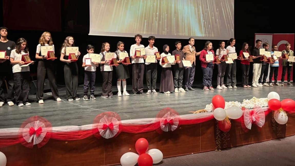 EĞİTİM BAŞARI ÖDÜLLERİ TÖRENİ